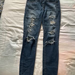American Eagle distressed jeggings size 6.